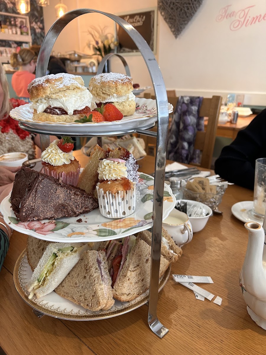 Louchi's Tea Room Photos 2